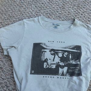 Brandy melville tee shirt